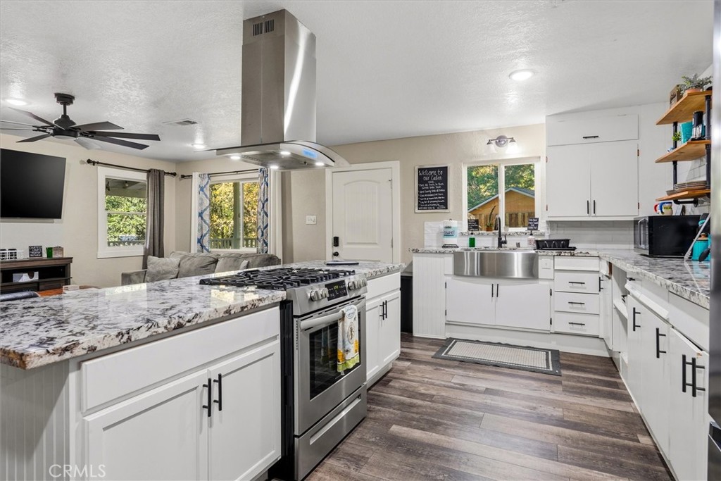 50740 Chu Ranch Rd, Oakhurst, CA 93644