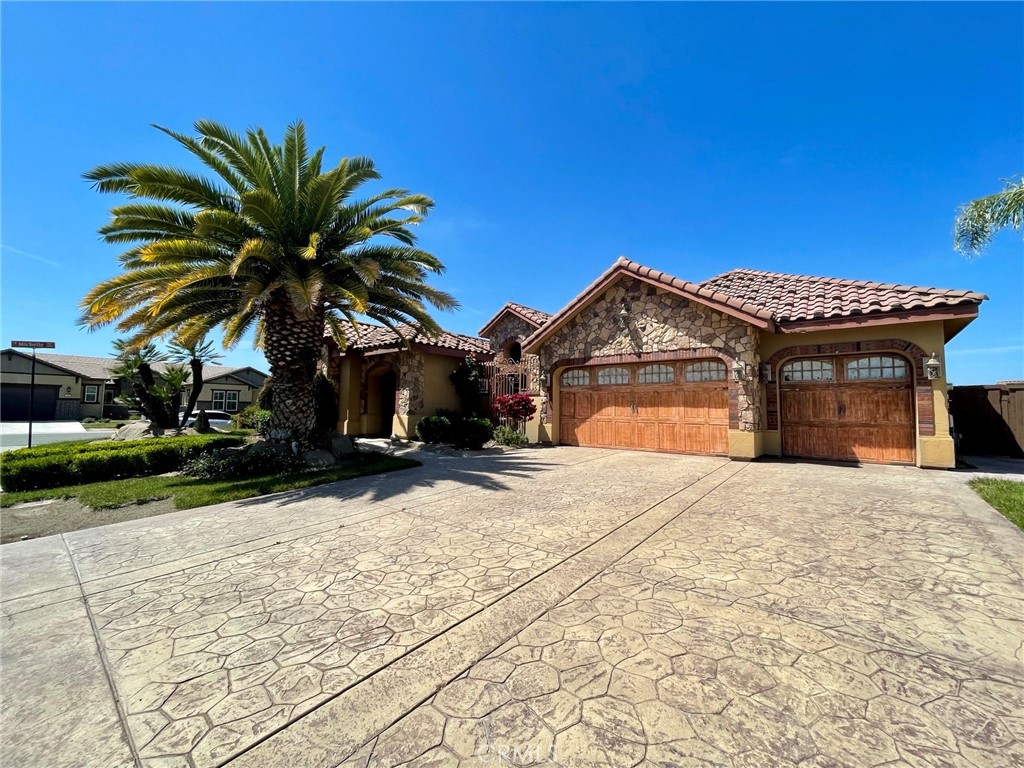 16052 W Middleton Ave, Kerman, CA 93630