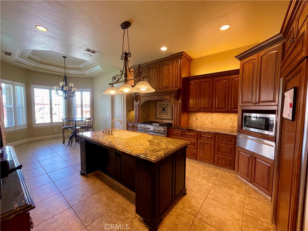 16052 W Middleton Ave, Kerman, CA 93630