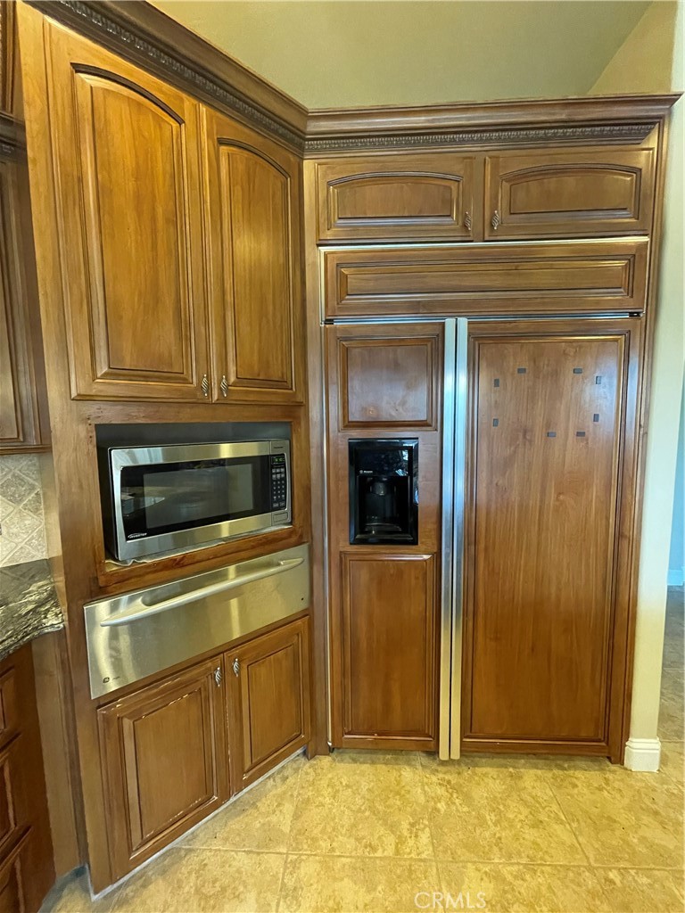 16052 W Middleton Ave, Kerman, CA 93630