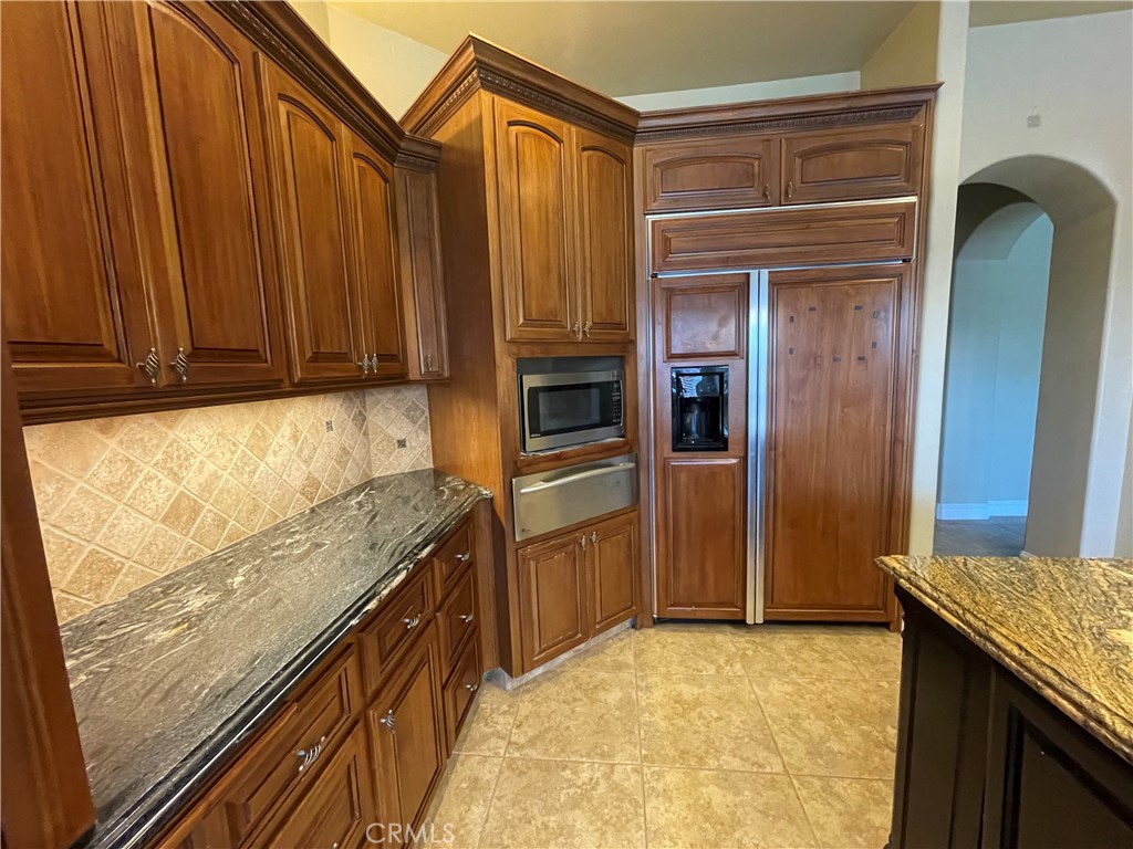 16052 W Middleton Ave, Kerman, CA 93630