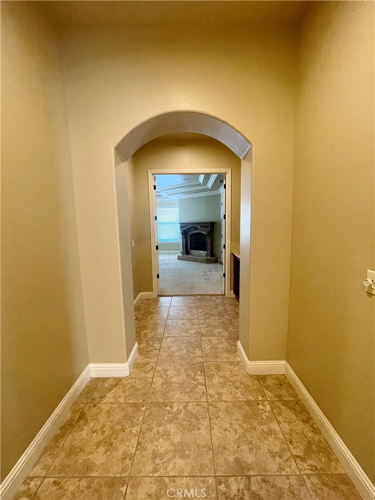 16052 W Middleton Ave, Kerman, CA 93630