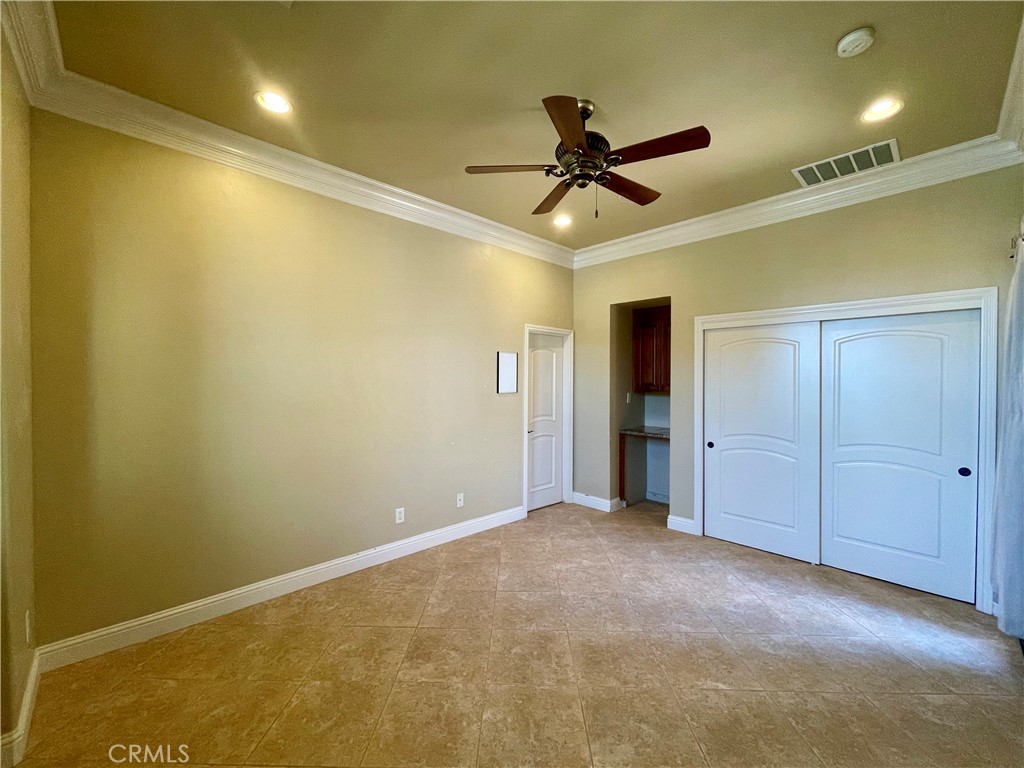 16052 W Middleton Ave, Kerman, CA 93630