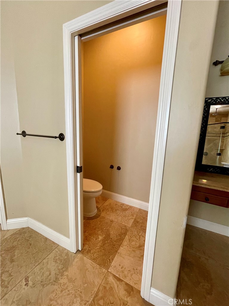 16052 W Middleton Ave, Kerman, CA 93630