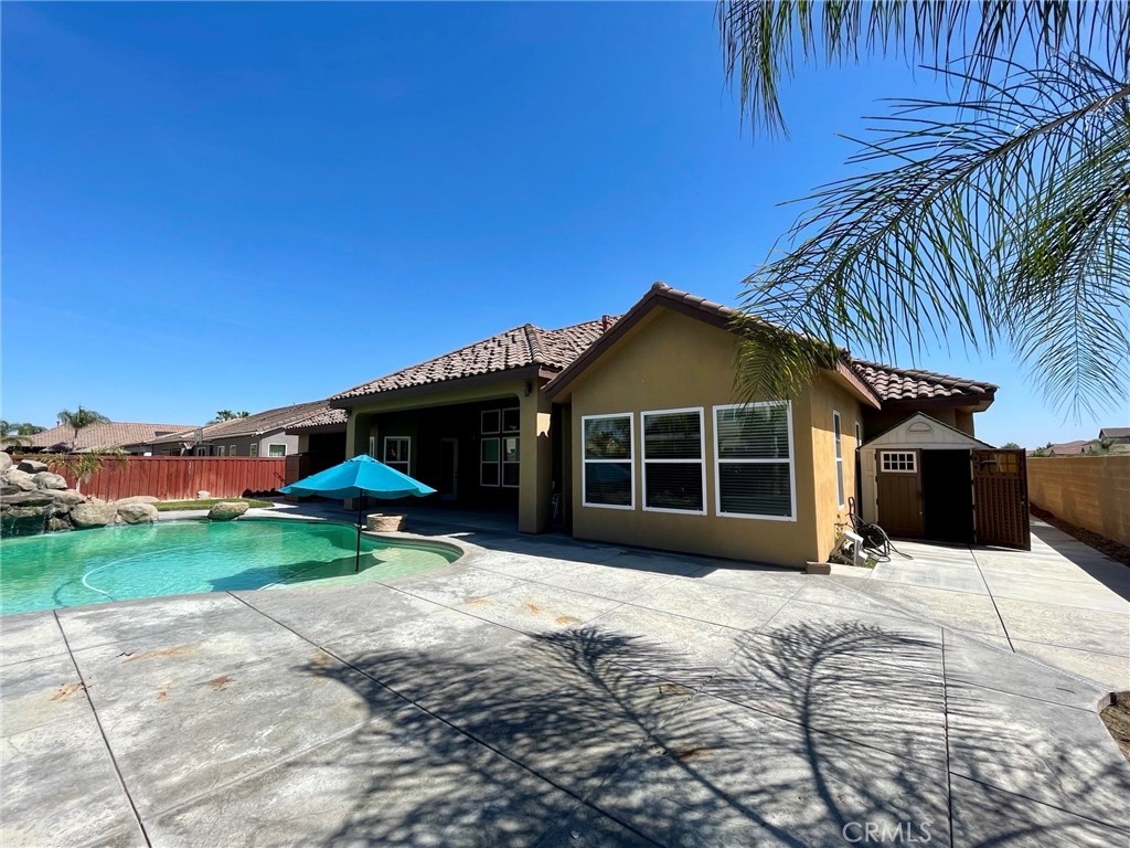 16052 W Middleton Ave, Kerman, CA 93630