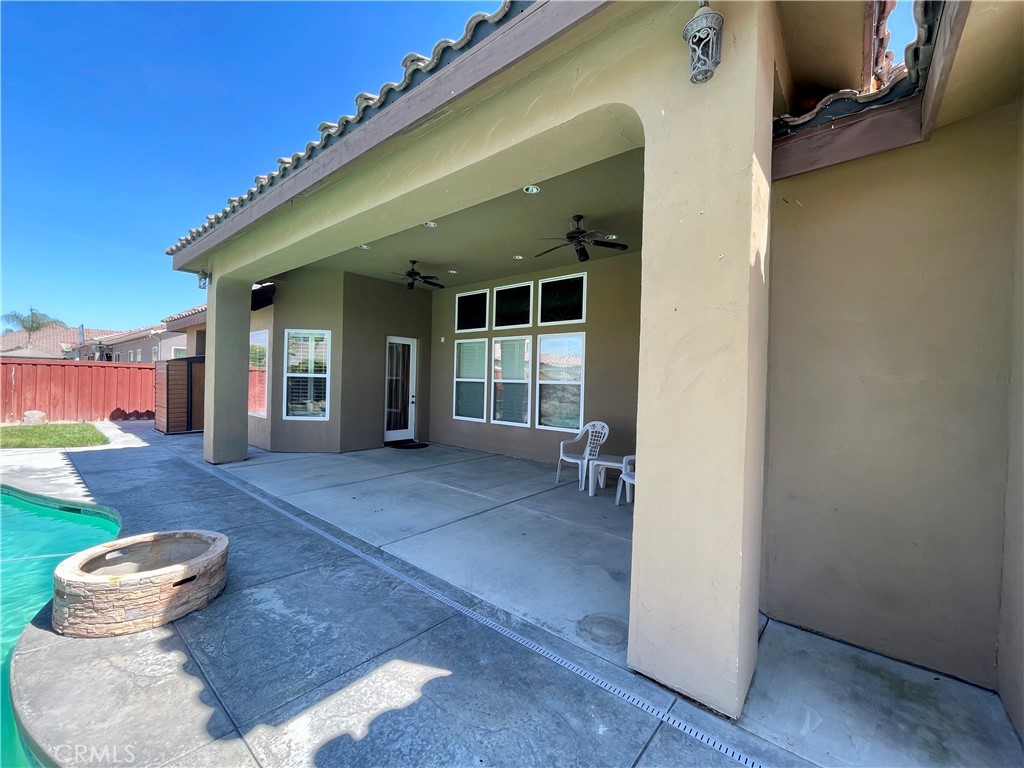 16052 W Middleton Ave, Kerman, CA 93630
