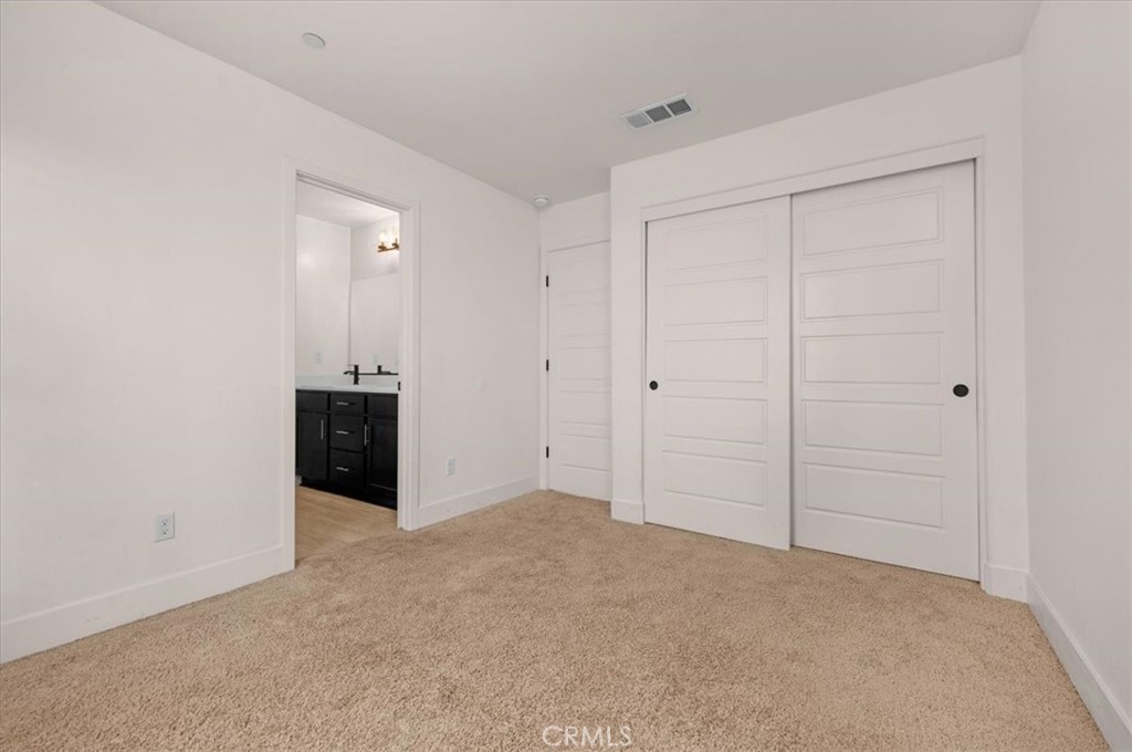 2520 S Spruce St, Visalia, CA 93292