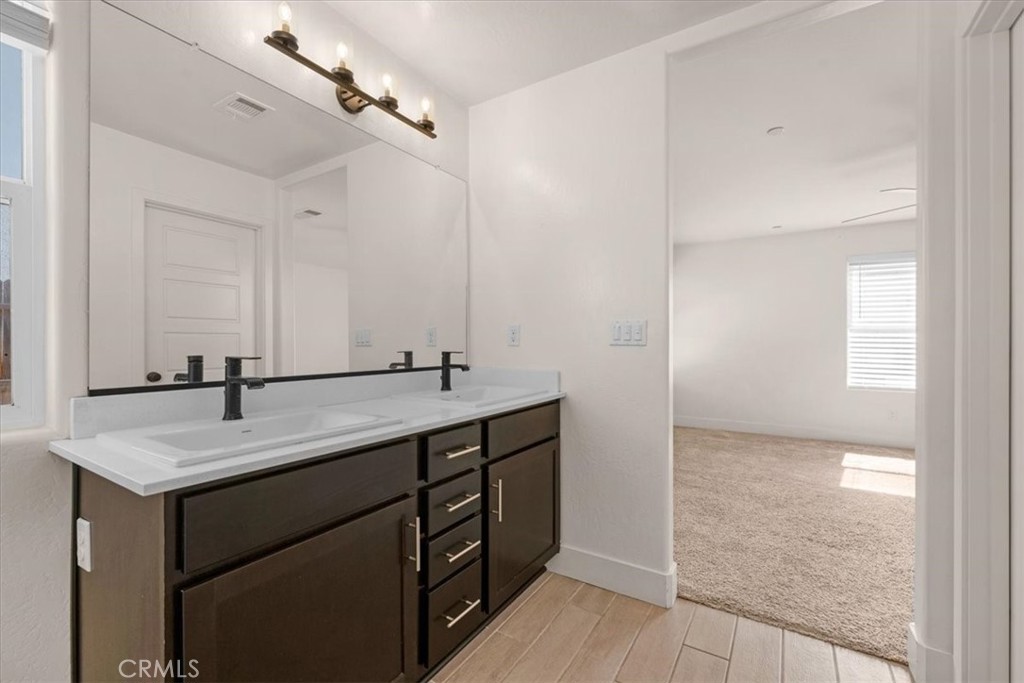 2520 S Spruce St, Visalia, CA 93292