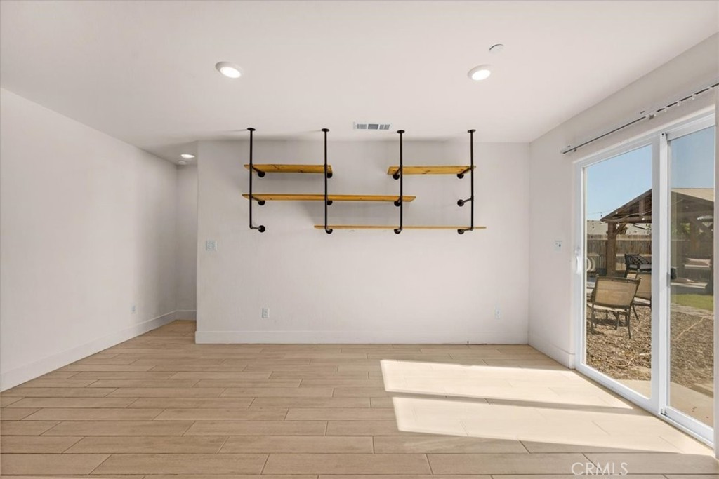 2520 S Spruce St, Visalia, CA 93292