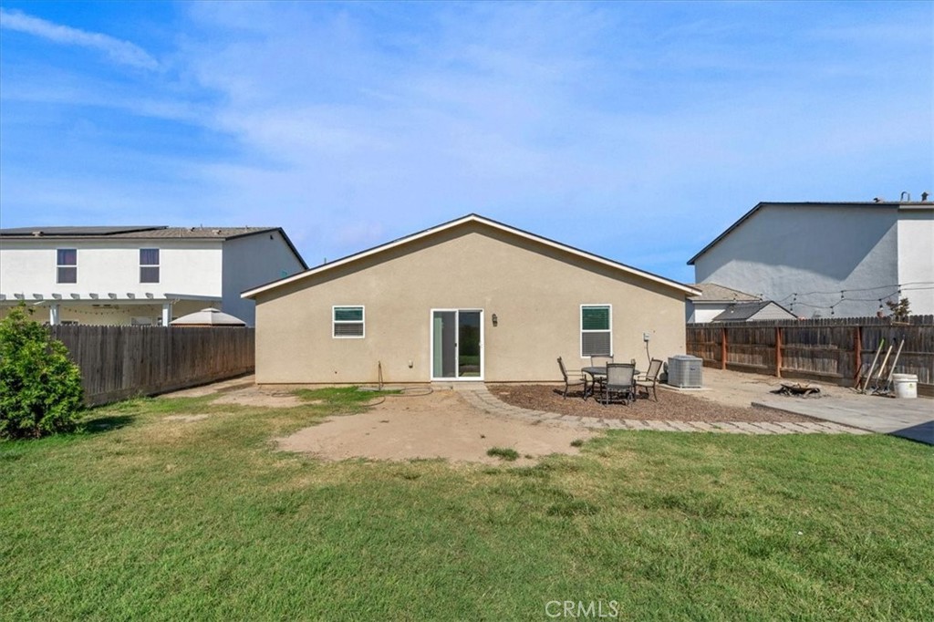 2520 S Spruce St, Visalia, CA 93292