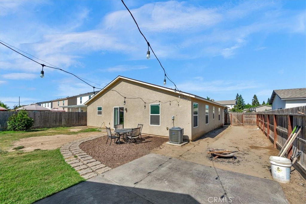 2520 S Spruce St, Visalia, CA 93292