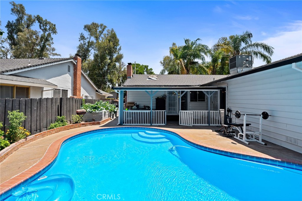 3367 M St, Merced, CA 95348