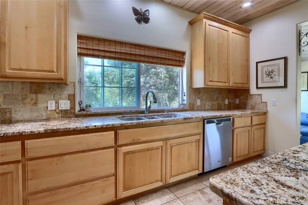 7551 Hunters Valley Rd, Mariposa, CA 95338
