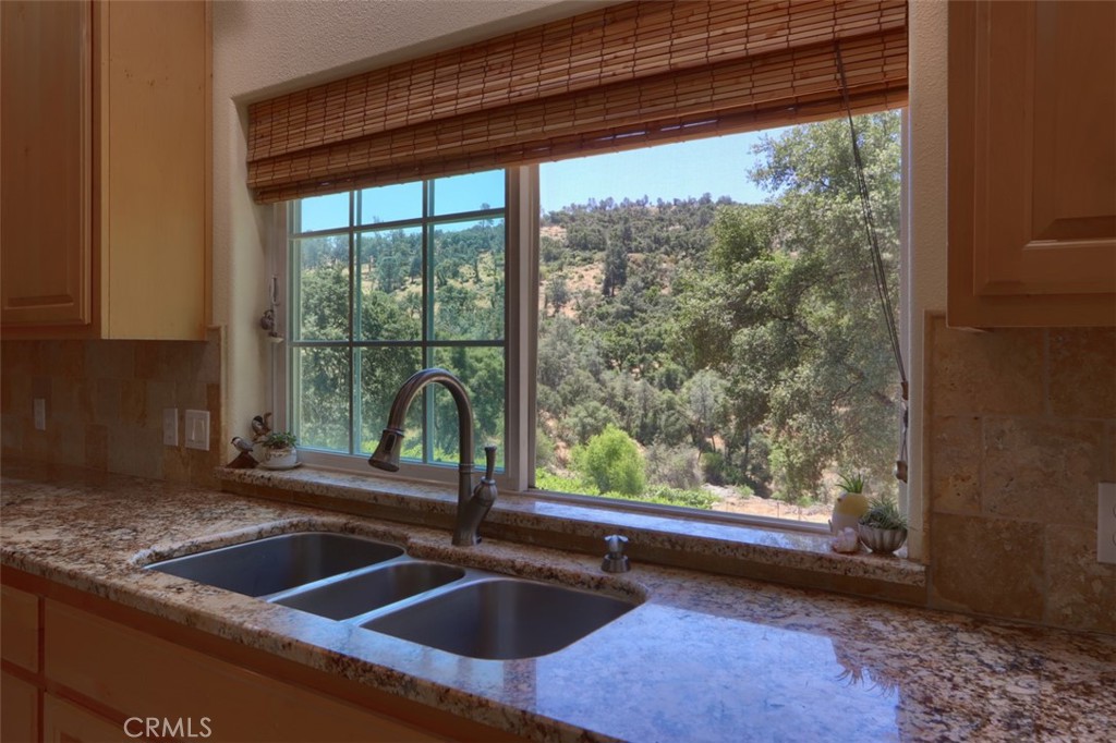 7551 Hunters Valley Rd, Mariposa, CA 95338