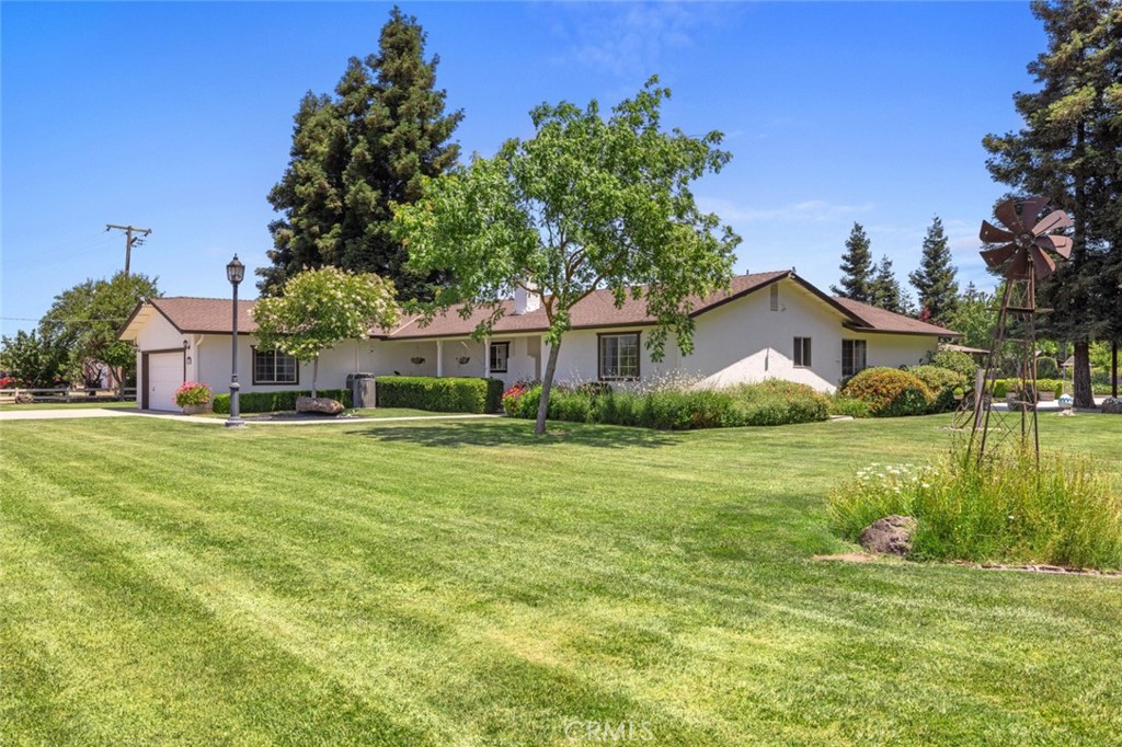 4742 Crow Rd, Oakdale, CA 95361
