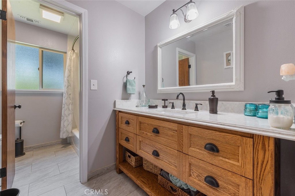 4742 Crow Rd, Oakdale, CA 95361