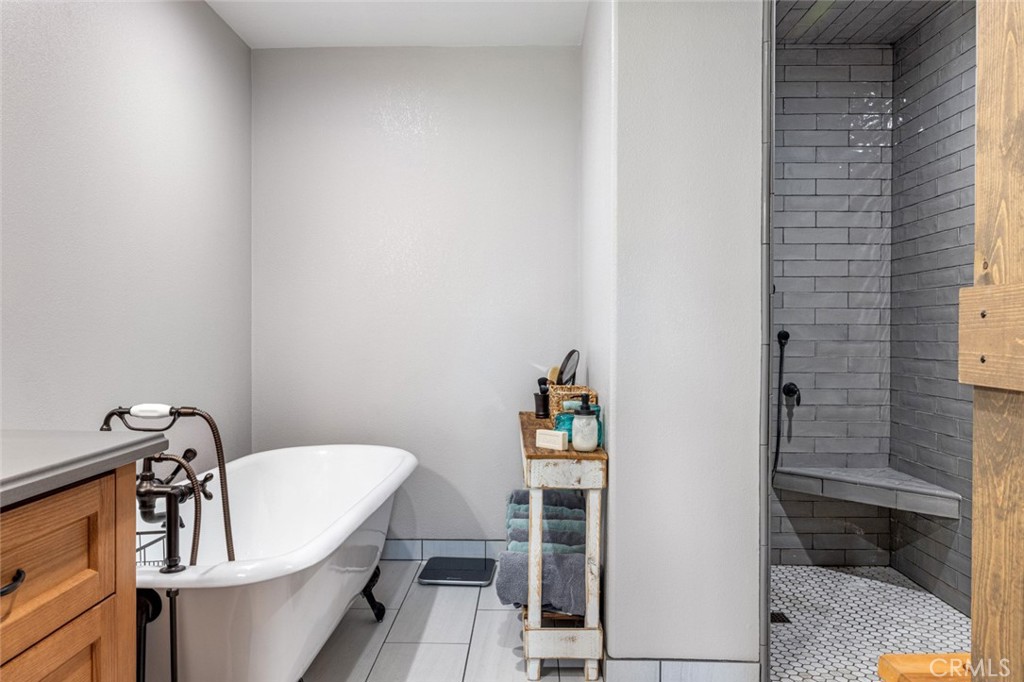 4742 Crow Rd, Oakdale, CA 95361