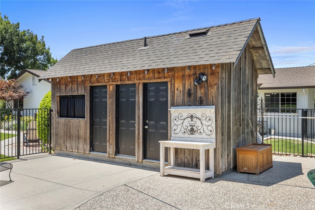 4742 Crow Rd, Oakdale, CA 95361