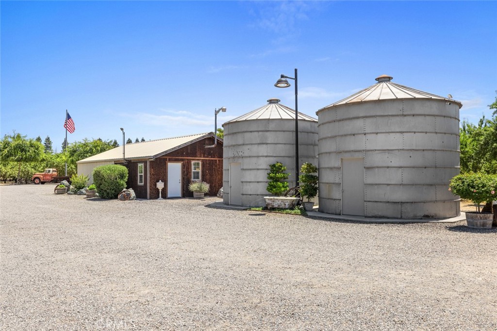 4742 Crow Rd, Oakdale, CA 95361