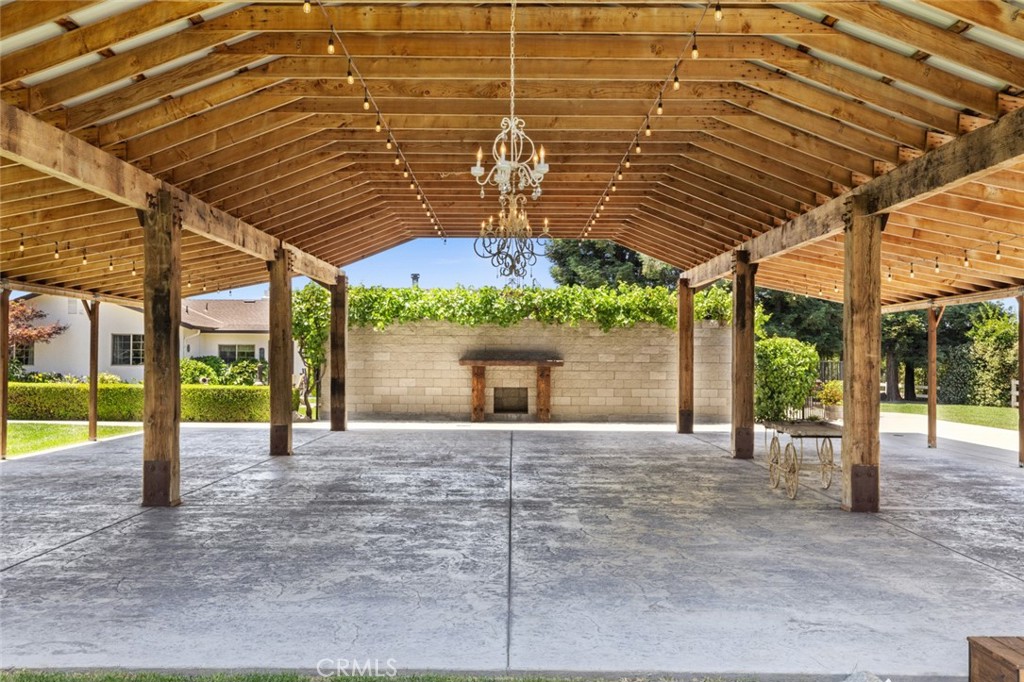 4742 Crow Rd, Oakdale, CA 95361