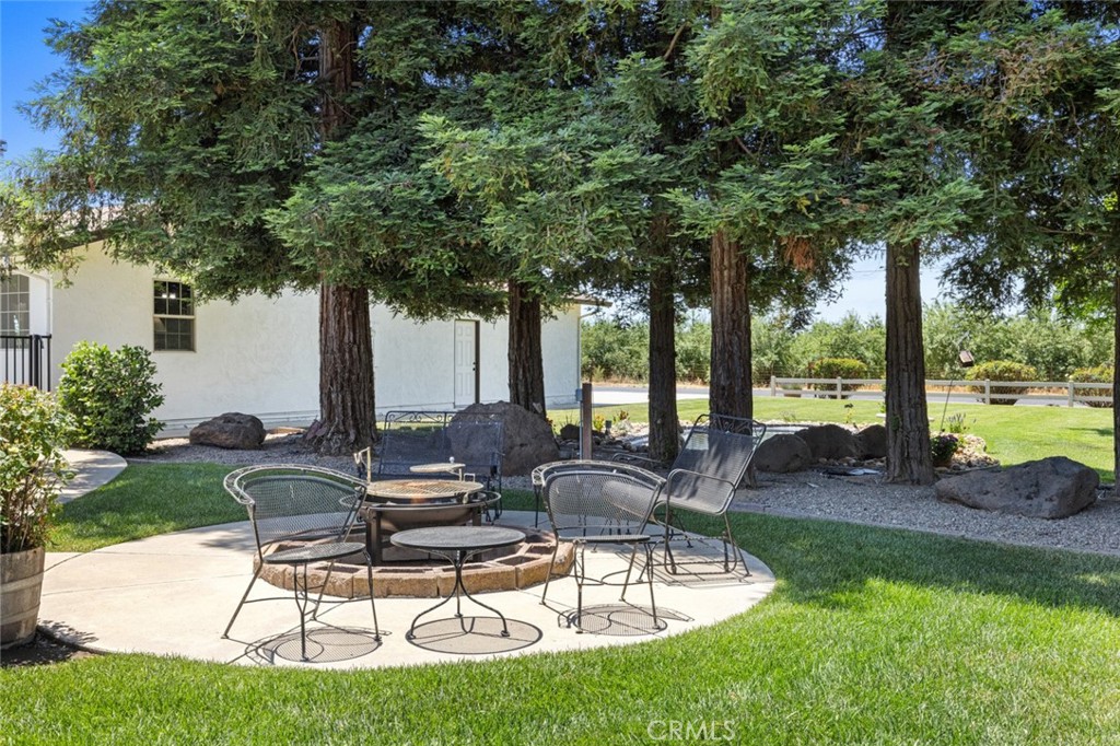 4742 Crow Rd, Oakdale, CA 95361