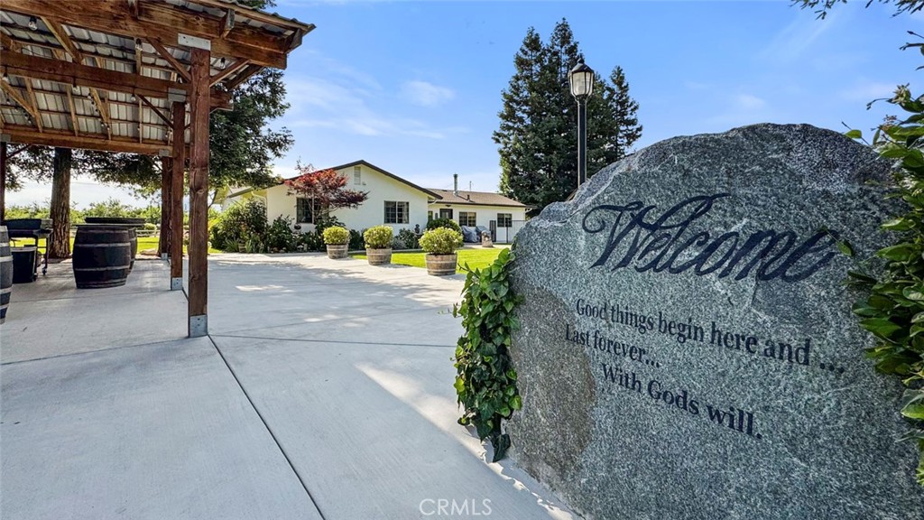 4742 Crow Rd, Oakdale, CA 95361