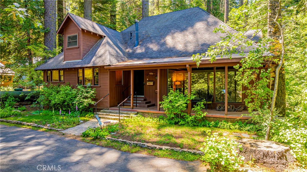 1173 Railroad Ln, Fish Camp, CA 93623