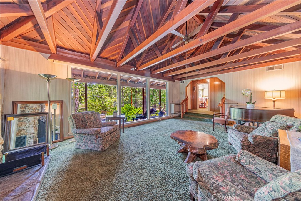 1173 Railroad Ln, Fish Camp, CA 93623