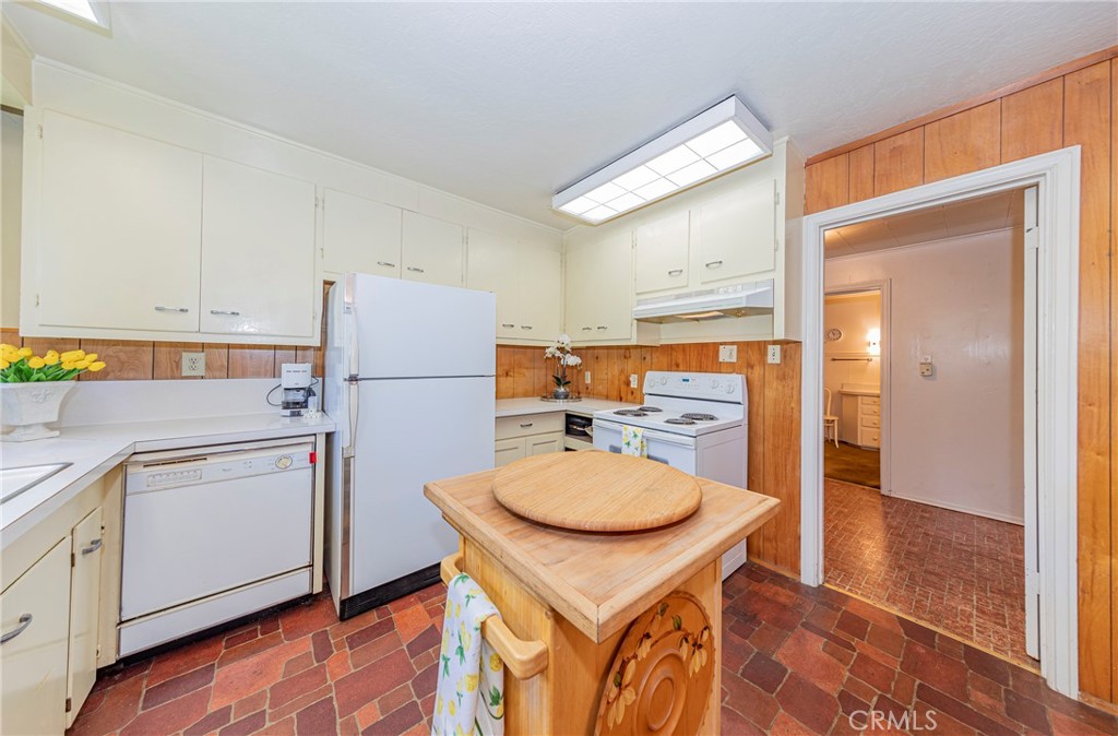 1173 Railroad Ln, Fish Camp, CA 93623