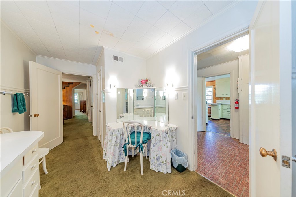 1173 Railroad Ln, Fish Camp, CA 93623