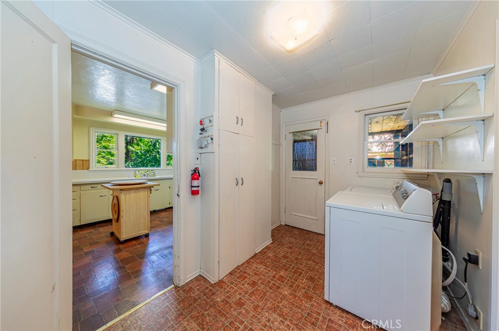 1173 Railroad Ln, Fish Camp, CA 93623