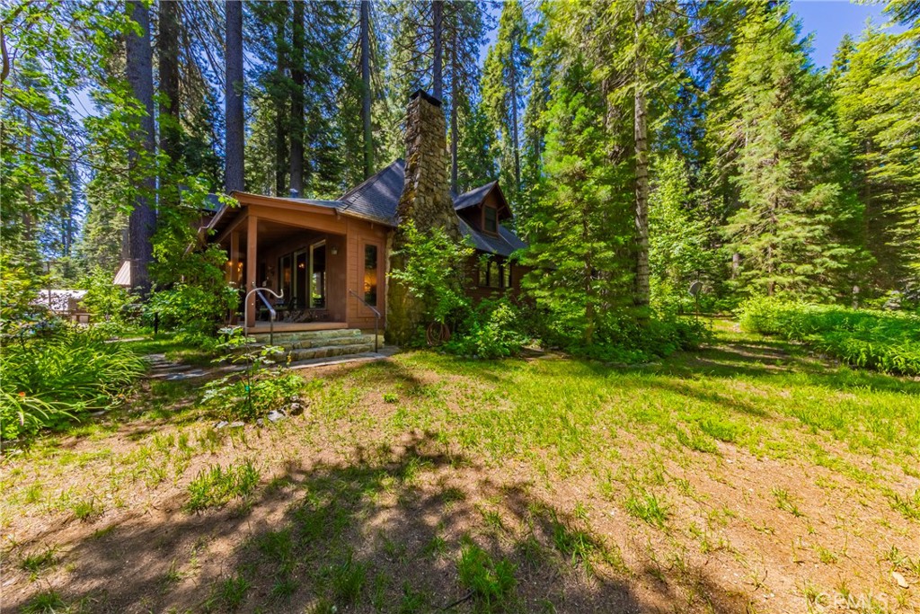 1173 Railroad Ln, Fish Camp, CA 93623