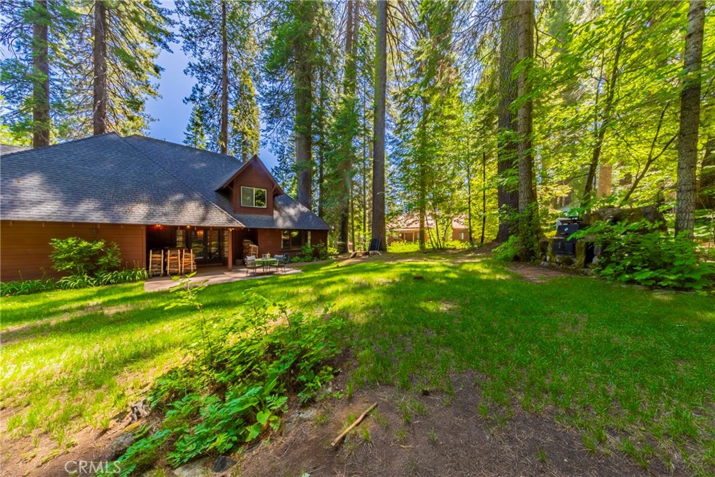 1173 Railroad Ln, Fish Camp, CA 93623