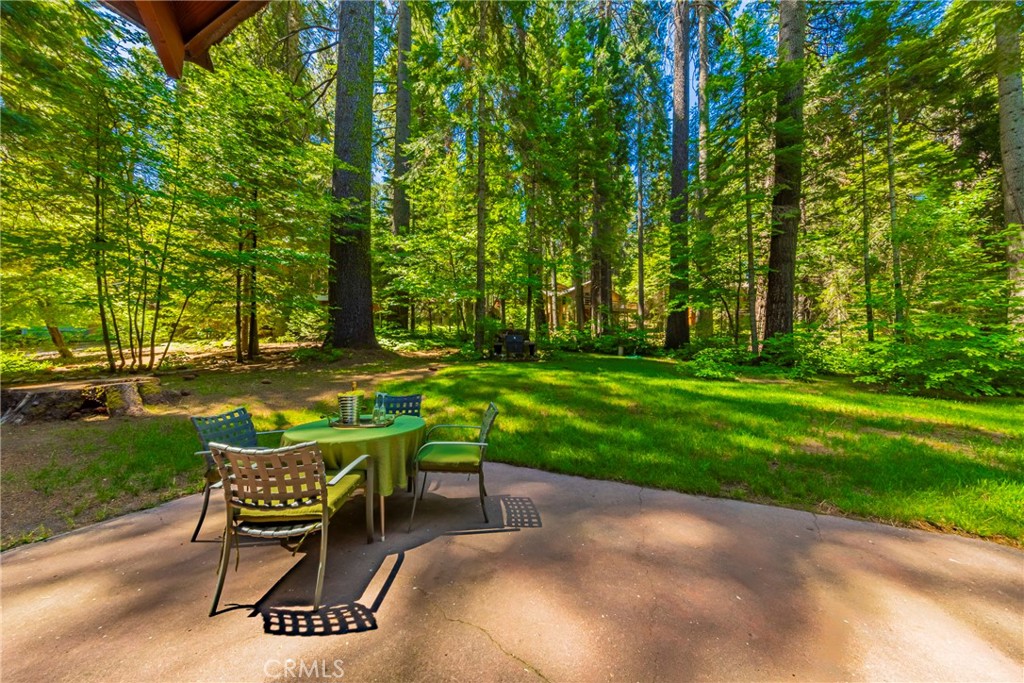 1173 Railroad Ln, Fish Camp, CA 93623