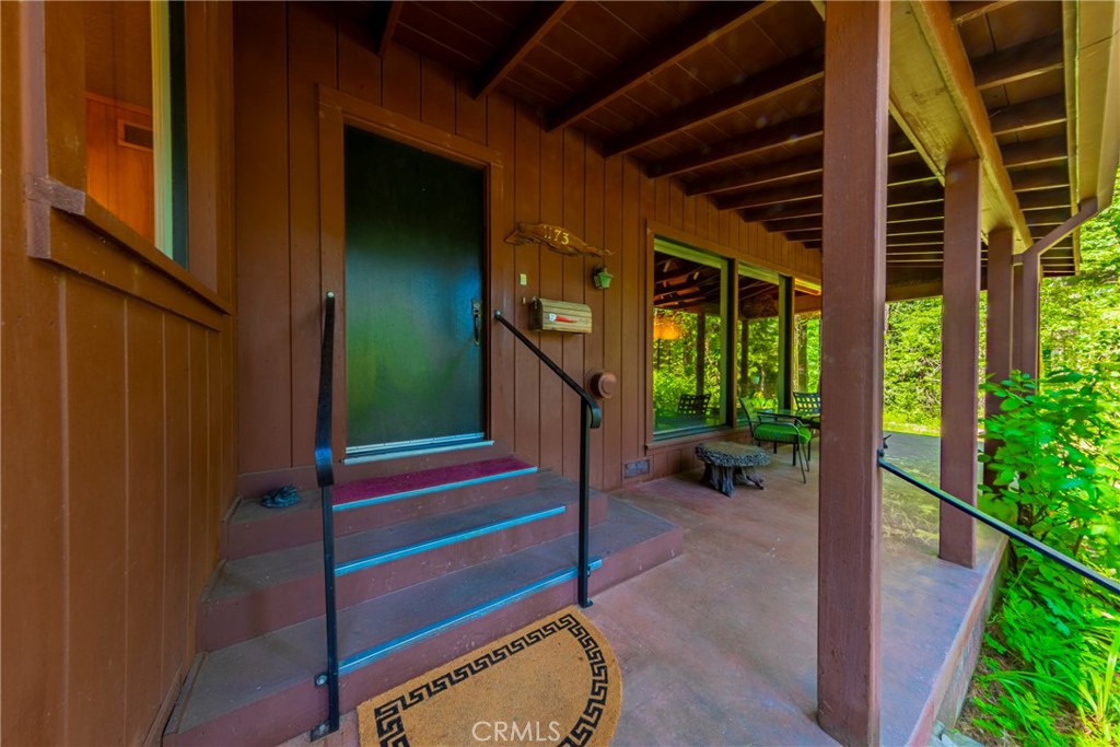 1173 Railroad Ln, Fish Camp, CA 93623