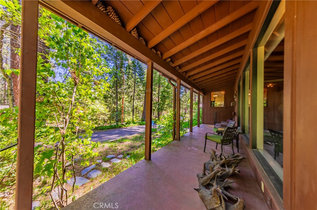 1173 Railroad Ln, Fish Camp, CA 93623