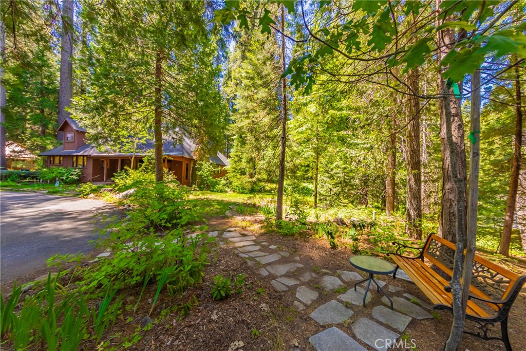 1173 Railroad Ln, Fish Camp, CA 93623