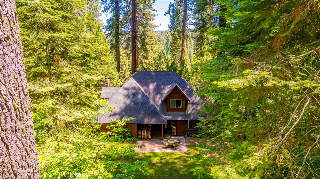 1173 Railroad Ln, Fish Camp, CA 93623