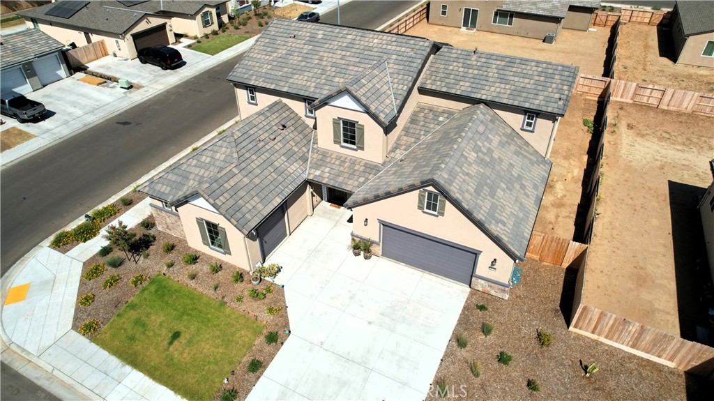 2698 N Arroyo Ave, Fresno, CA 93727