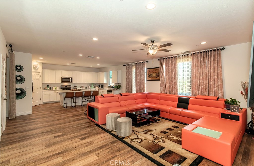 2698 N Arroyo Ave, Fresno, CA 93727