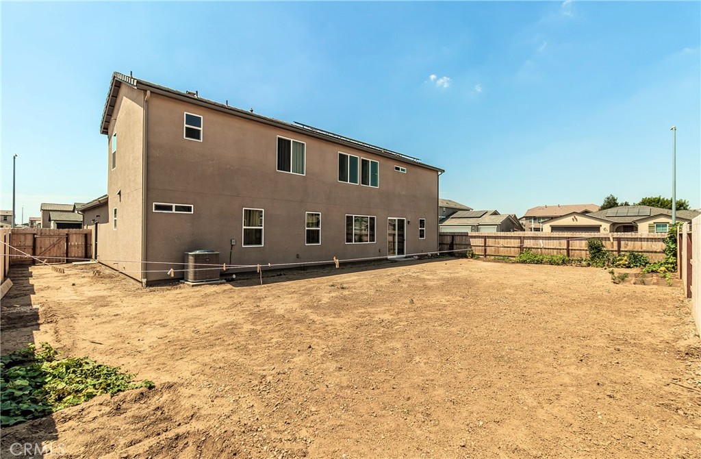 2698 N Arroyo Ave, Fresno, CA 93727