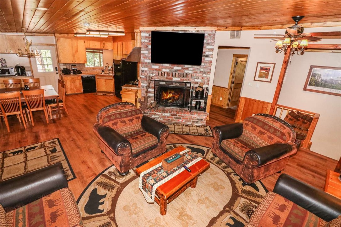 52854 Balsam Dr, Oakhurst, CA 93644