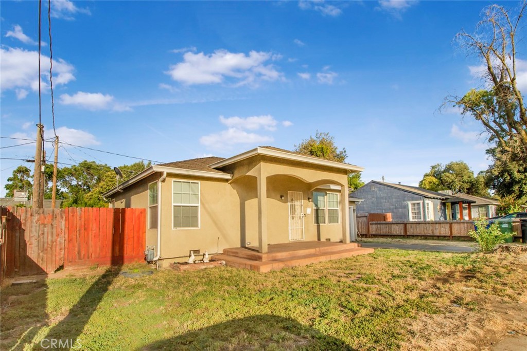 136 Village Rd, Modesto, CA 95354