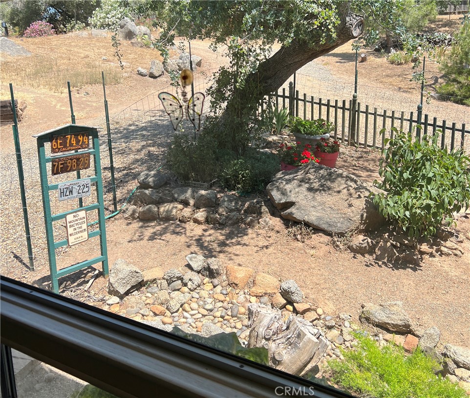 38150 Sumac Ln, Squaw Valley, CA 93675