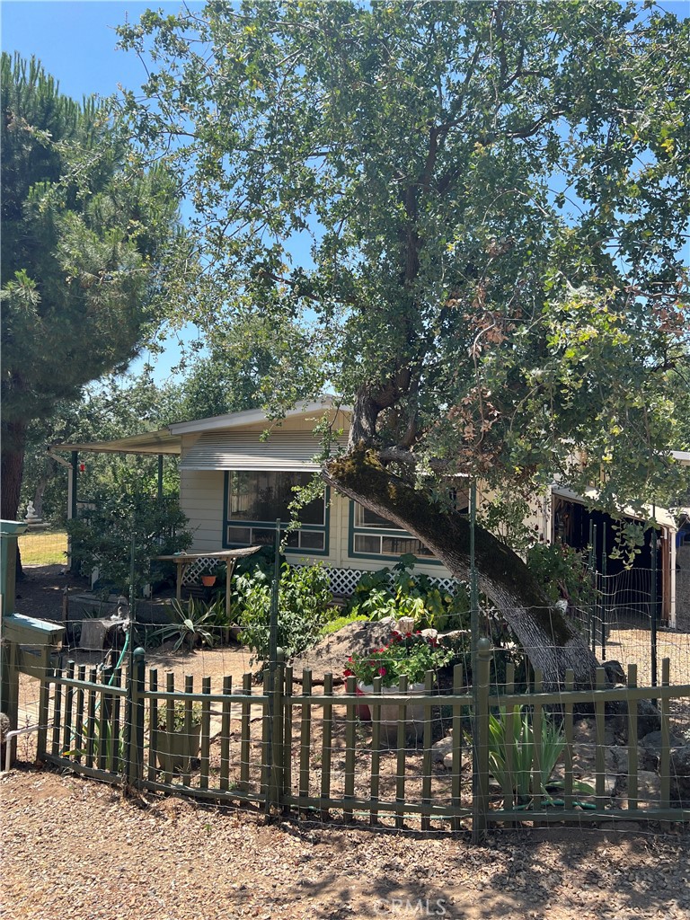 38150 Sumac Ln, Squaw Valley, CA 93675