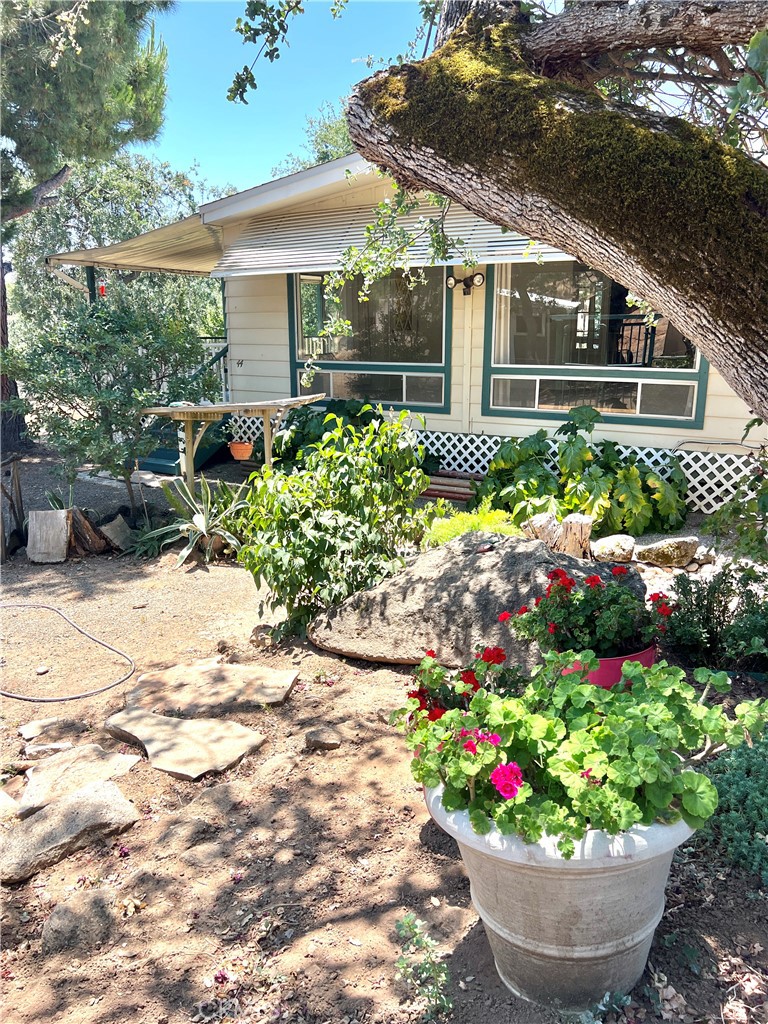 38150 Sumac Ln, Squaw Valley, CA 93675