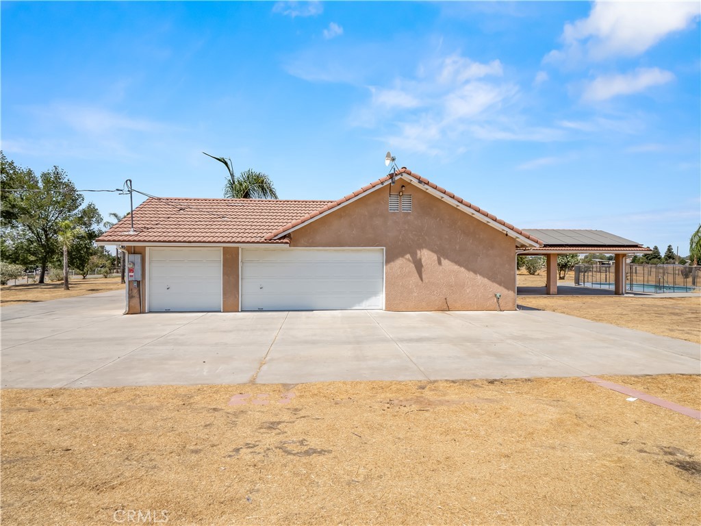 16099 Karen Rd, Madera, CA 93636