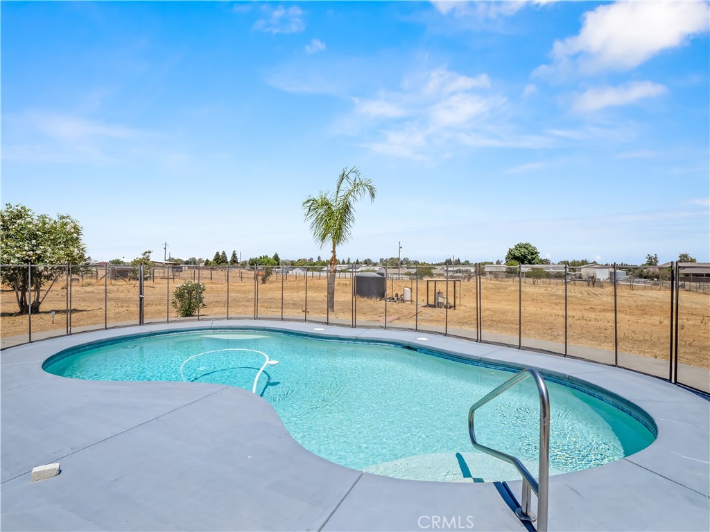 16099 Karen Rd, Madera, CA 93636