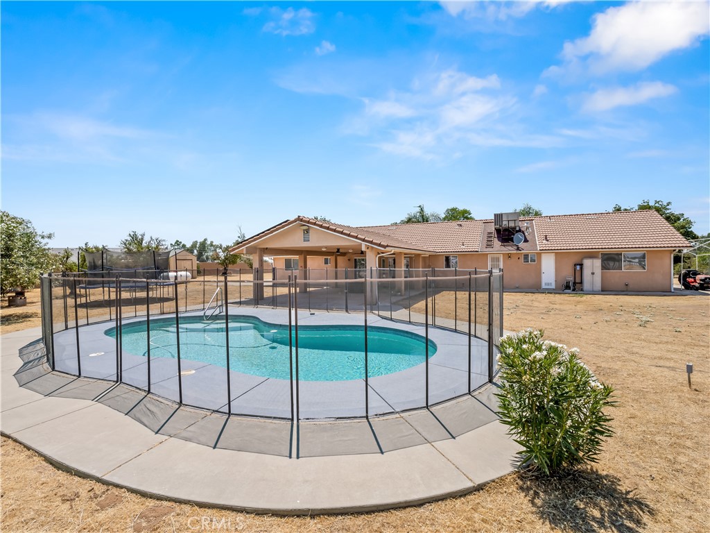 16099 Karen Rd, Madera, CA 93636