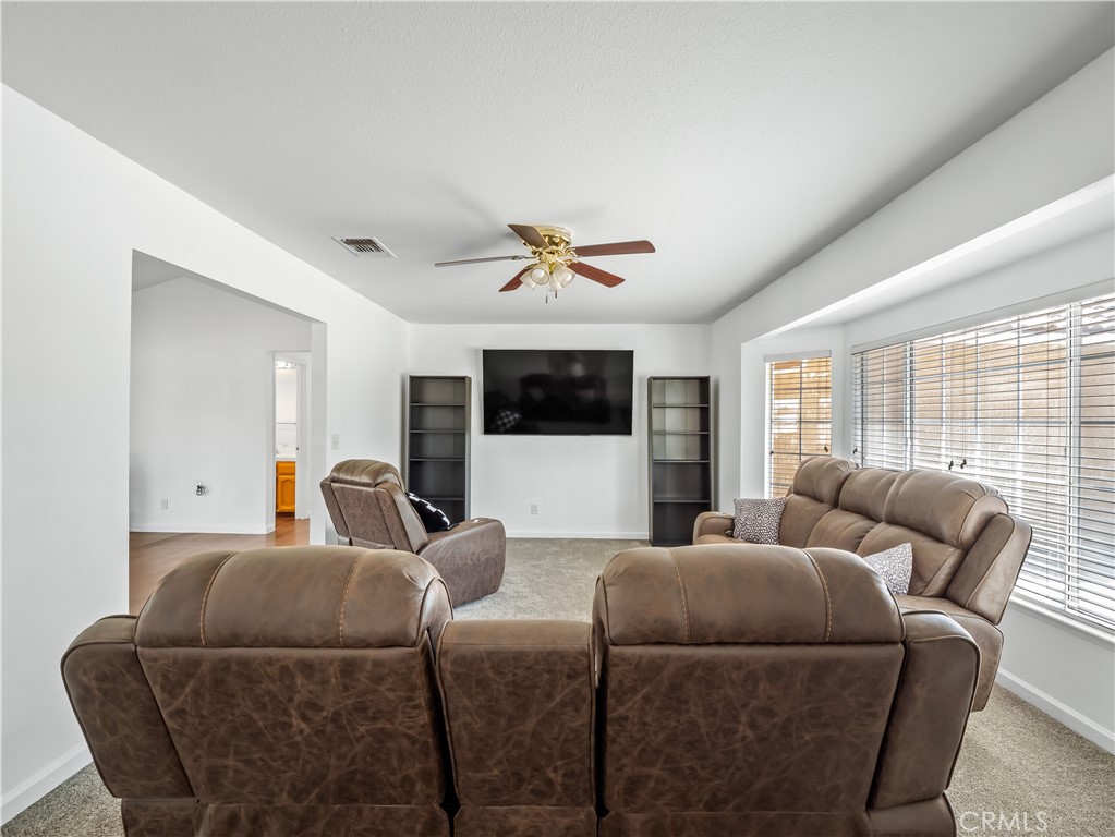 16099 Karen Rd, Madera, CA 93636